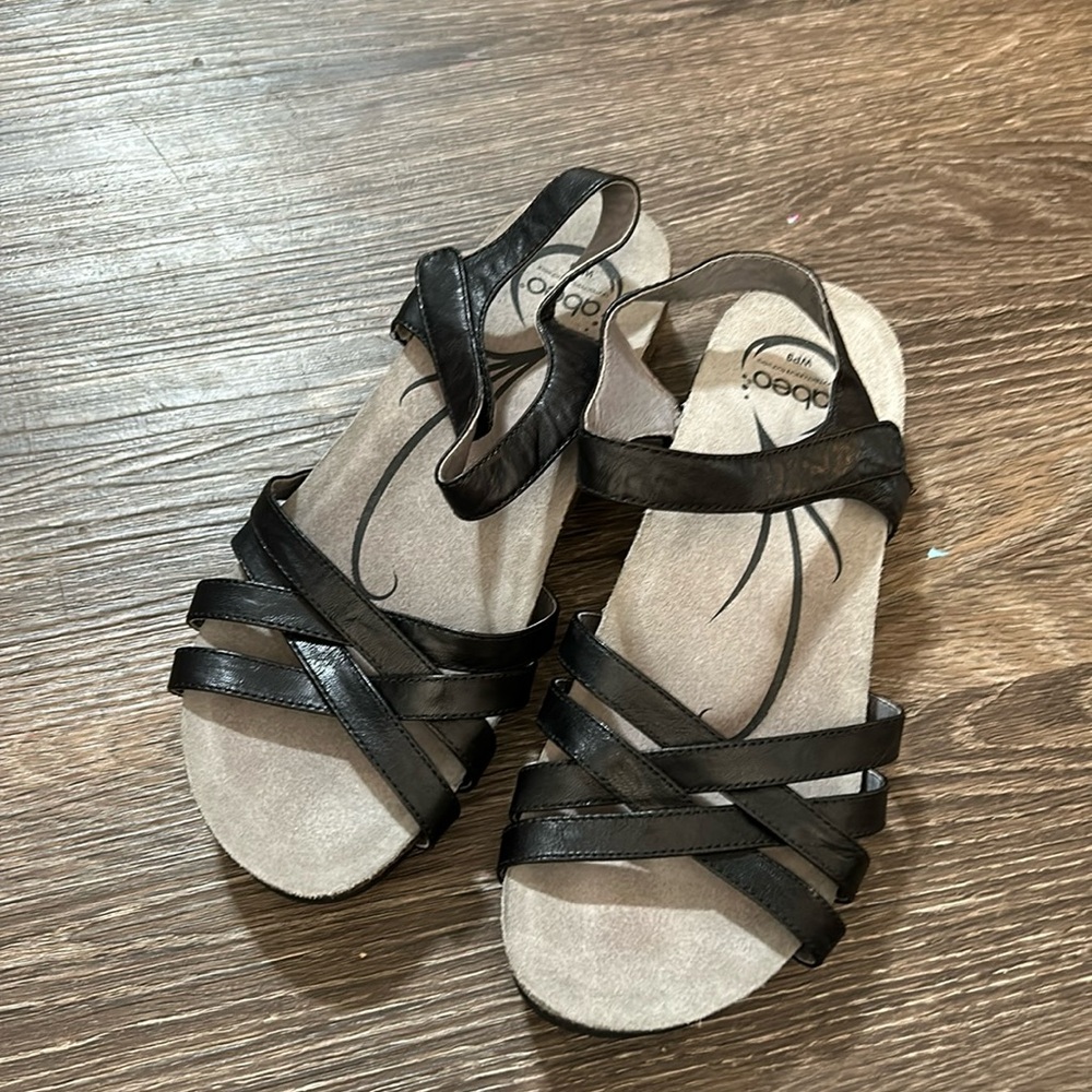 Abeo Black Strappy Sandals